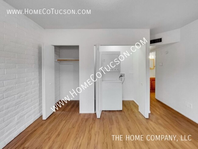 Building Photo - 2511 N Fontana Ave