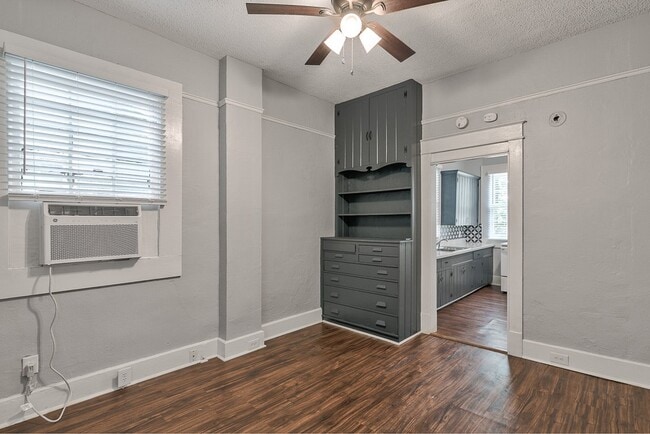 Building Photo - 8 Kenneth St