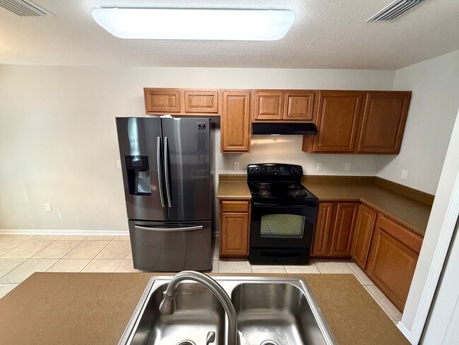 Building Photo - 3 Bedroom 2.5 Bathroom in Ashburn Square