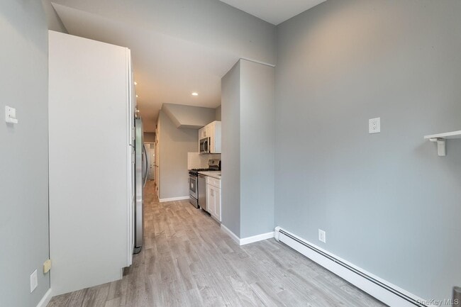 Building Photo - 20 Starks Pl