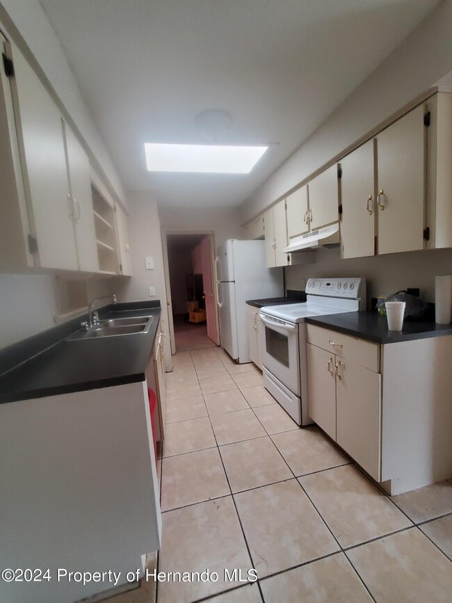 Building Photo - 27334 Dale Ave