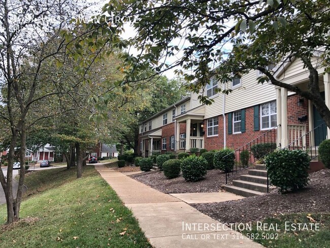 Building Photo - Spacious 3bd/1ba Brentwood Forest Condo