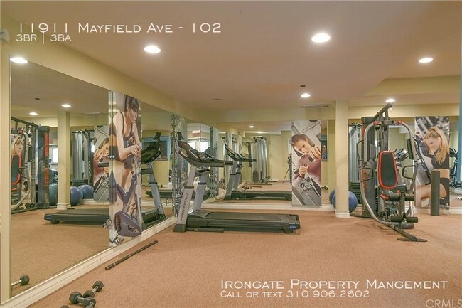 Building Photo - 11911 Mayfield Ave
