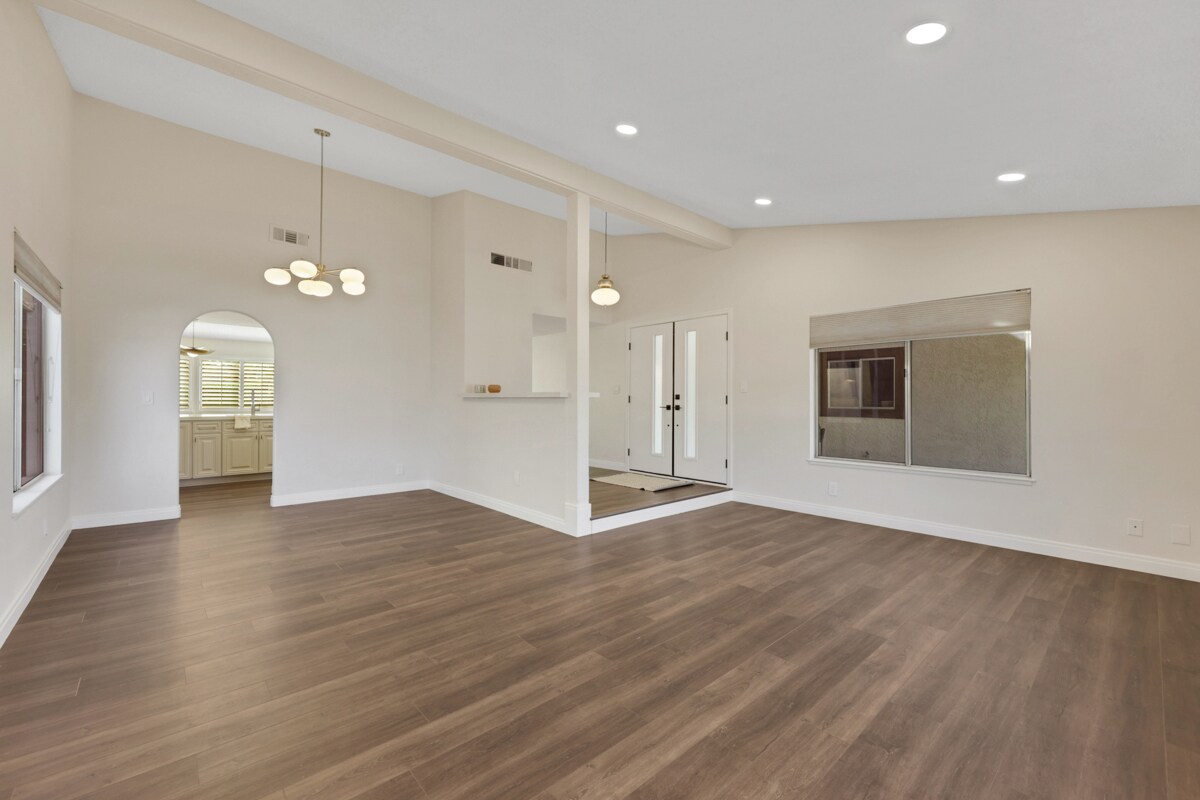 Building Photo - 3212 Moonflower Dr