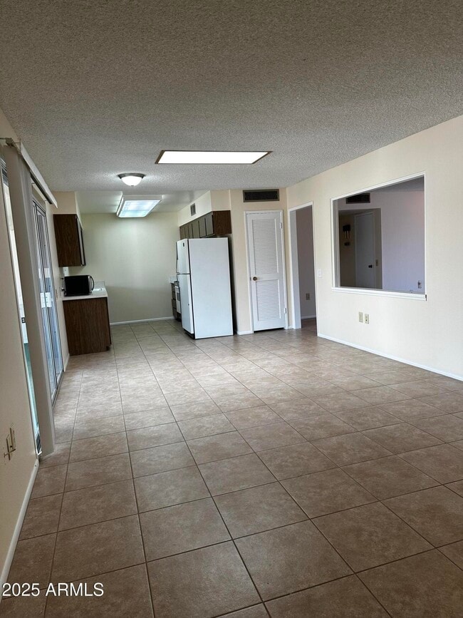 Building Photo - 9338 W Glen Oaks Cir N