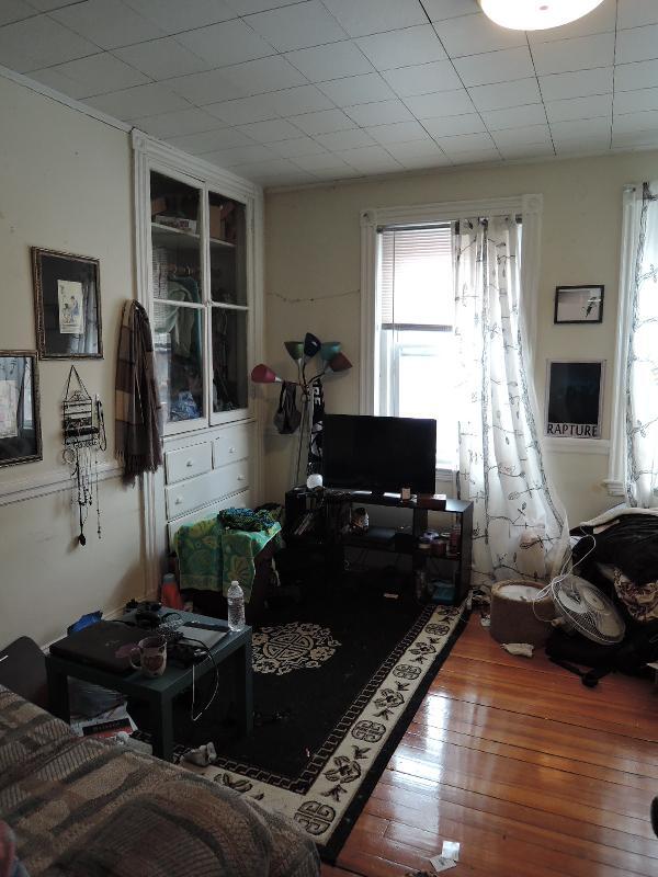 Building Photo - 35 Waverly St