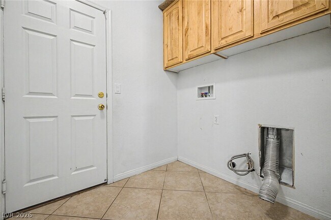 Building Photo - 4204 Lower Saxon Ave
