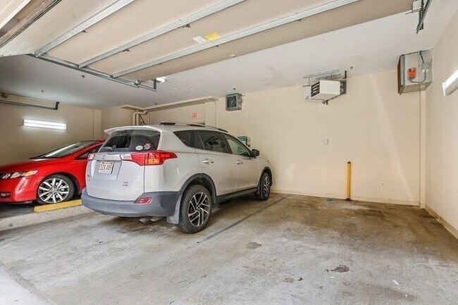 Building Photo - 126 Jersey St