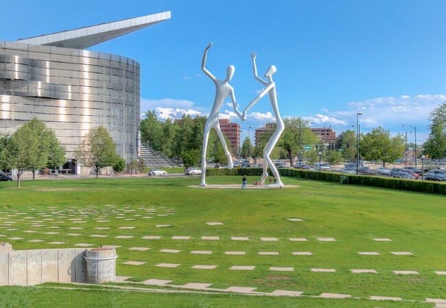 Building Photo - 1908 Hooker St