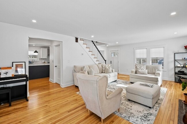 Building Photo - 9 Park St