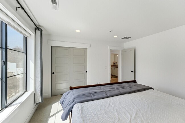 Building Photo - 11716 Meeks Ct