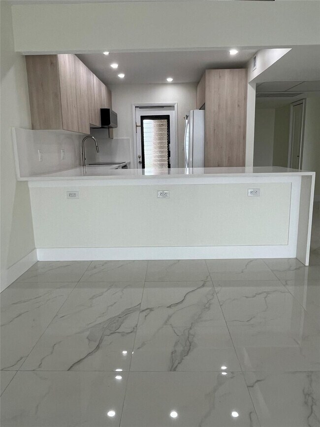 Building Photo - 3150 N Course Ln