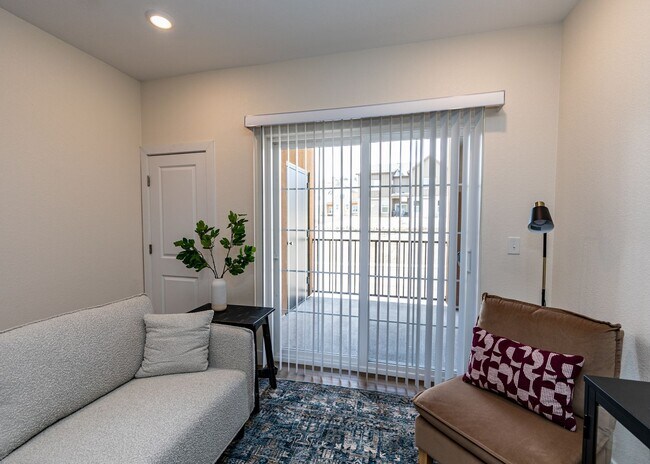 Building Photo - 1 Bed Luxury Apartment near Garden of the Gods