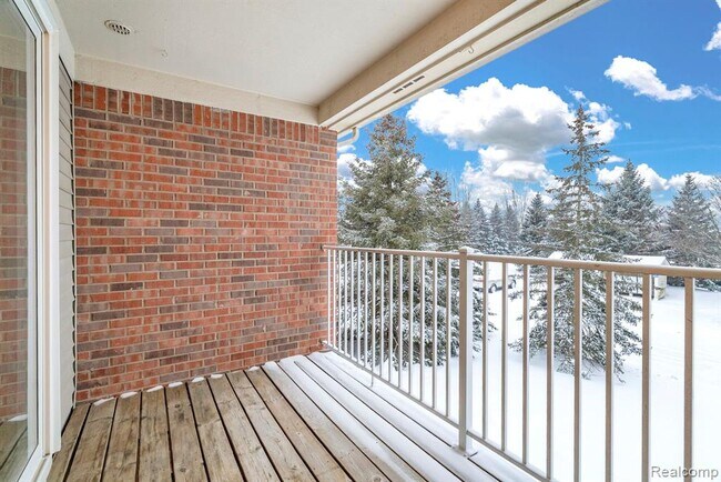 Building Photo - 8208 Chesapeake Cir