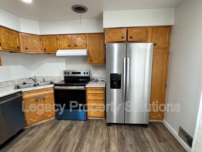 Building Photo - 609 N 29th St