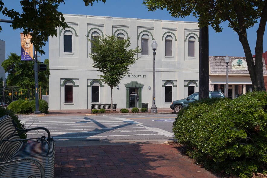 Primary Photo - 301 N Court St