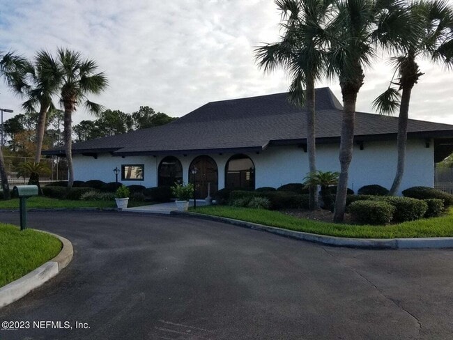 Building Photo - 695 A1A N