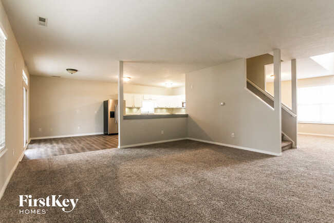 Building Photo - 6403 Pemboke Ct