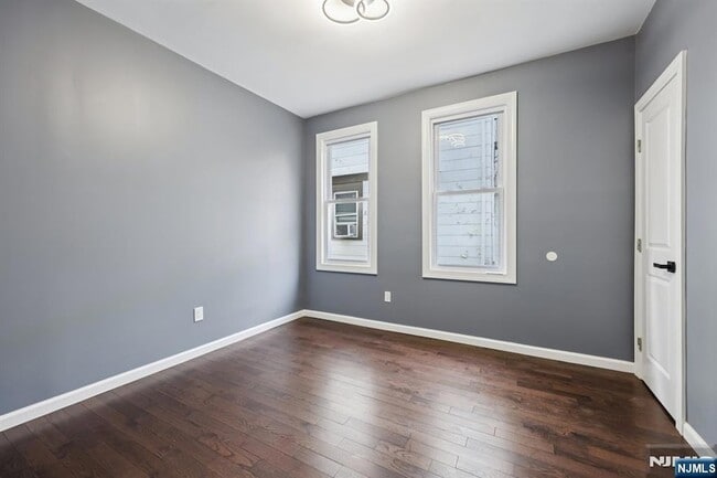 Building Photo - 66 Hoover Ave