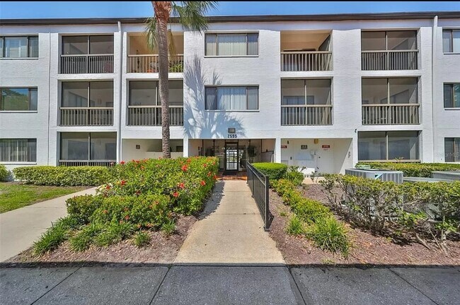 Building Photo - 2595 Countryside Blvd