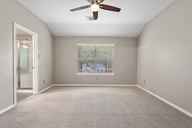 Building Photo - 19 Musk Rose Ct