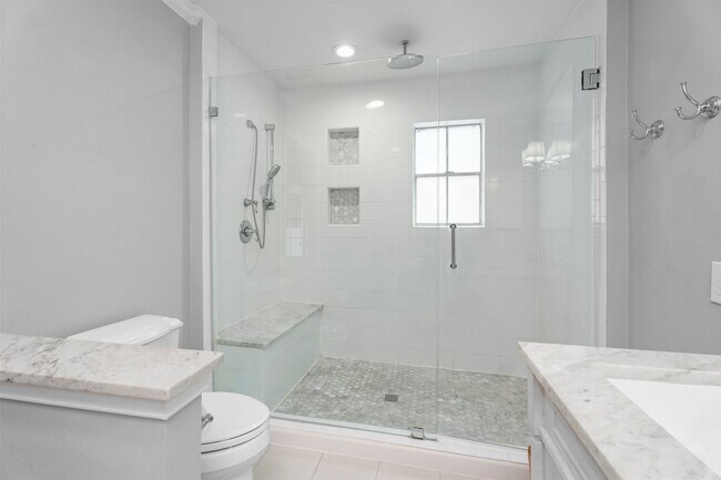 Building Photo - 602 Aldersgate Ct