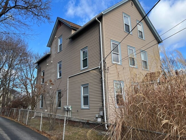 Building Photo - 24 Whipple St