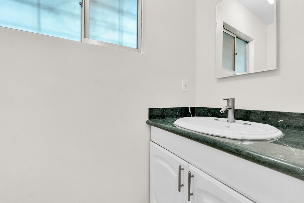 Building Photo - 4615 Arriba Dr
