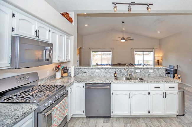 Building Photo - Pool home for rent June 1, 2025