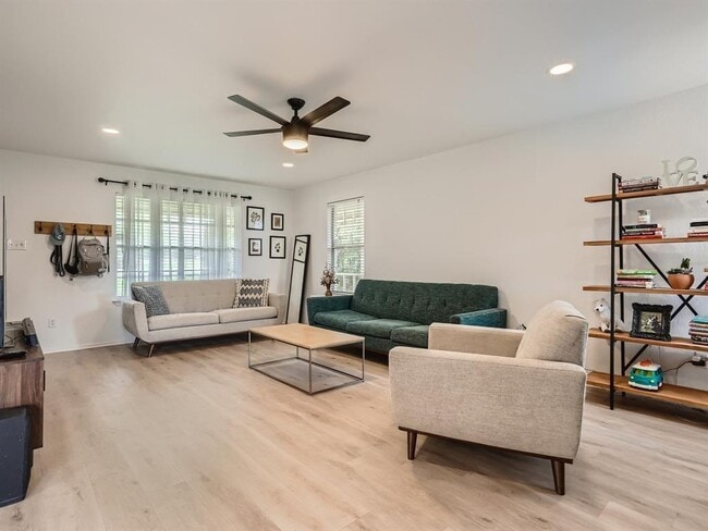 Building Photo - 7701 Copano Dr