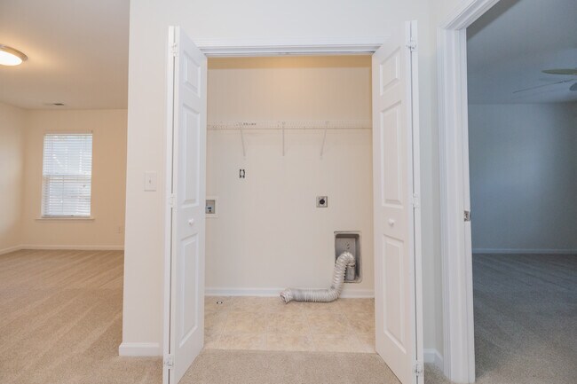 Building Photo - 8967 N Red Maple Cir