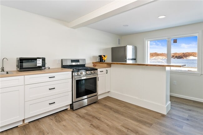 Building Photo - 1350 Bay Shore Blvd