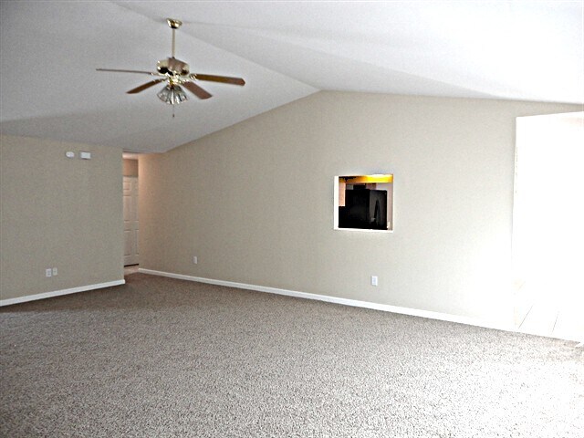 Building Photo - 322 Brookview Dr
