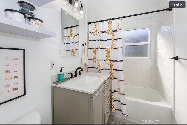Bathroom 1 - 9032 Hubbard St