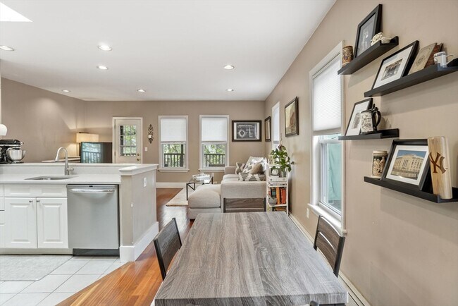 Building Photo - 31 Regent St