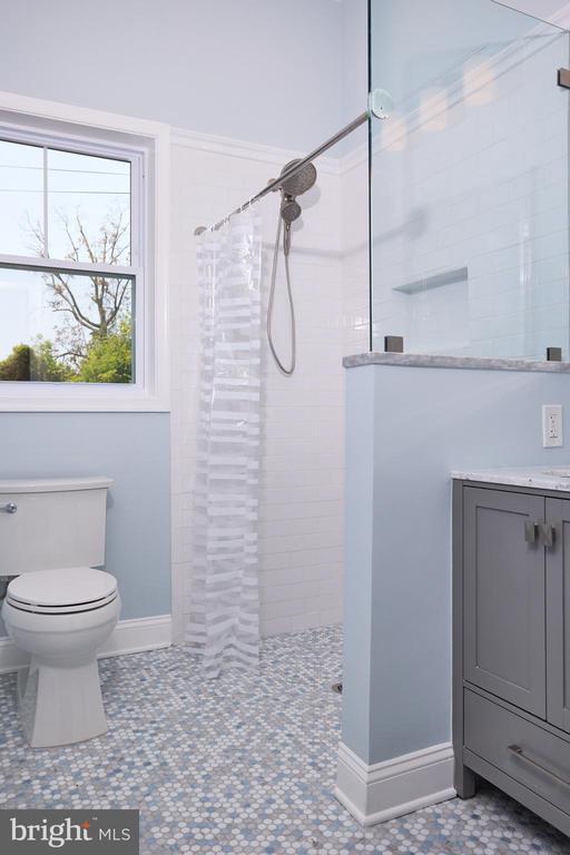 Building Photo - 2810 S Arlington Ridge Rd