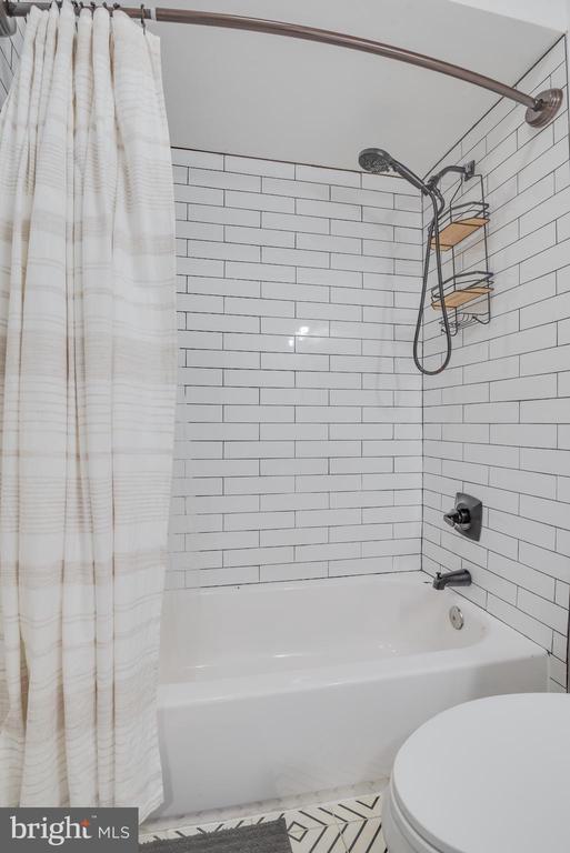 Building Photo - 1255 Raum St NE