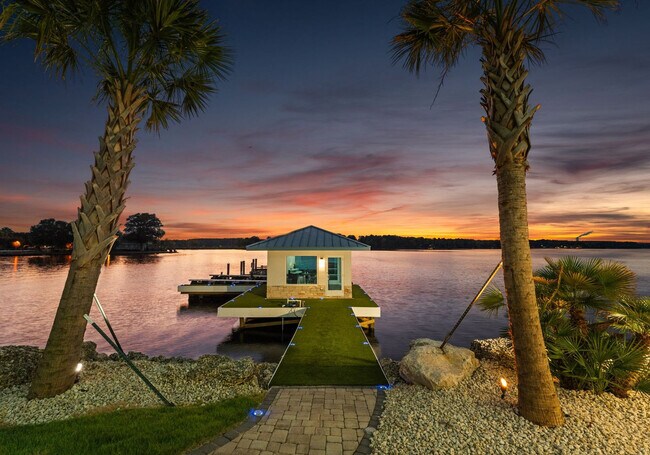 Building Photo - 8776 Harbor Cir