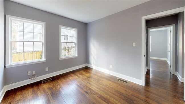 Building Photo - 2599 Eastwood Dr