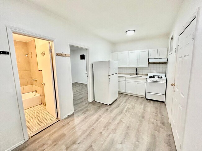 Building Photo - 618 Elizabeth Ave