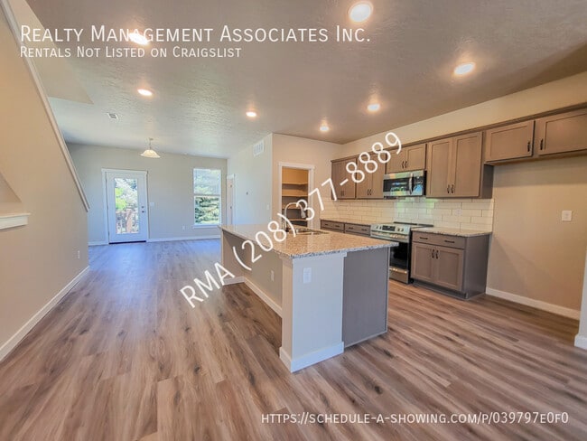 Building Photo - 3104 N Network Ln