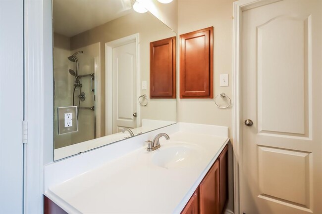 Building Photo - 14438 Cypress Meadows Dr