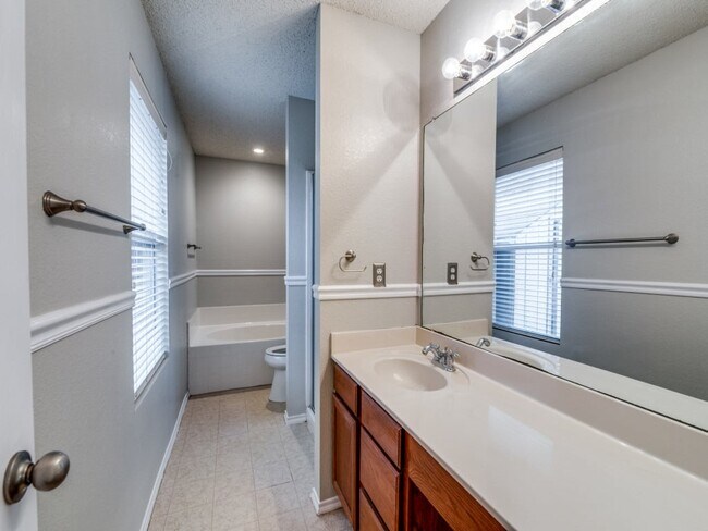 Building Photo - 632 Condor Trail