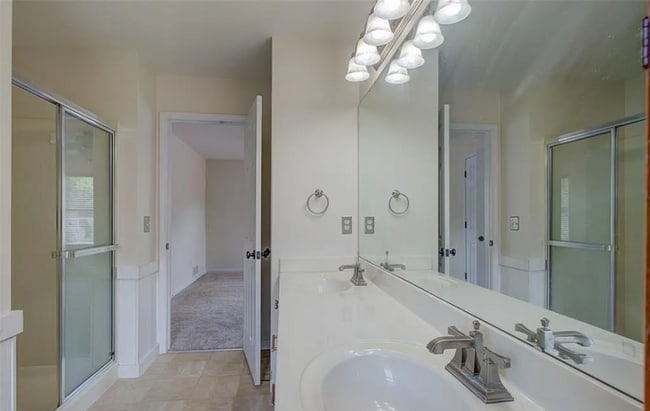 Building Photo - Spacious 4-Bedroom Home in the Heart of Winghaven