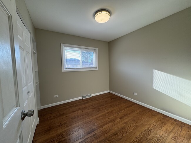 Building Photo - 7838 W 73rd Pl