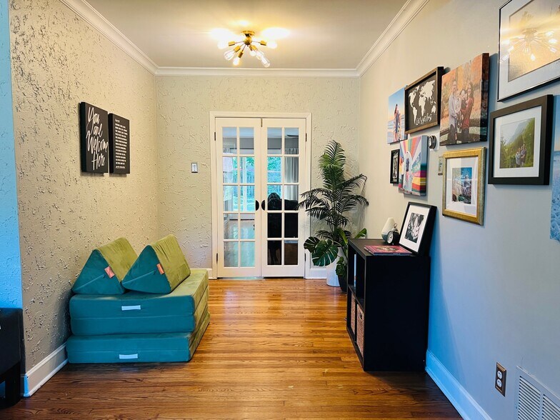 Building Photo - 3749 Philwood Ave