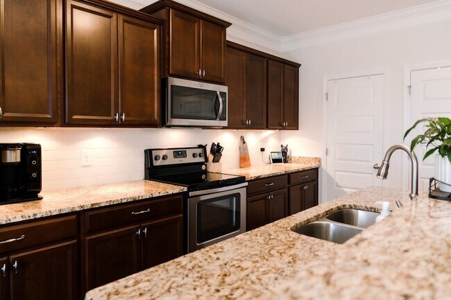 Building Photo - 40 Nokes Dr