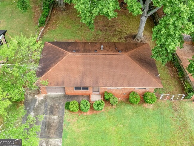 Building Photo - 836 Oakdale Dr