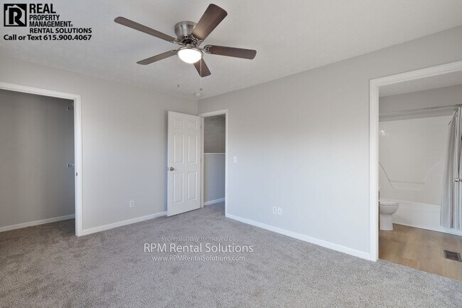 Building Photo - Modern 2BR Townhome Near MTSU, Washer & Dryer Included