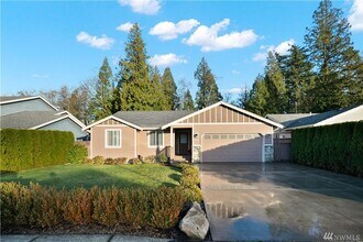 Building Photo - Beautiful 2 bed 2 bath house